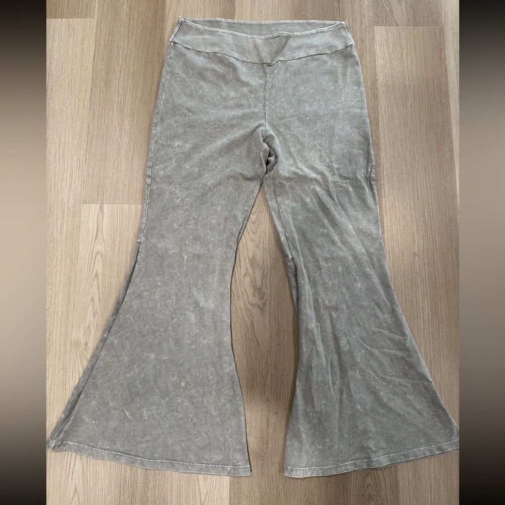 Chatoyant Gray Flare Pants